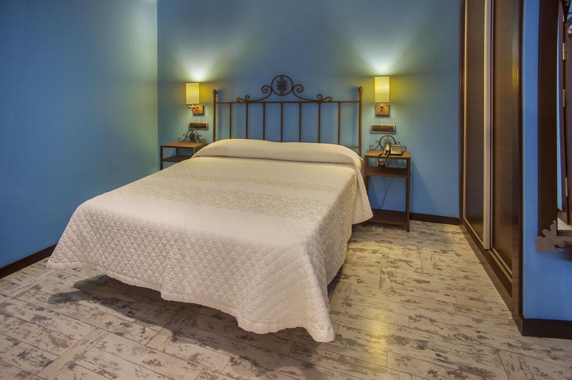 Hotel Moya Honrubia Luaran gambar