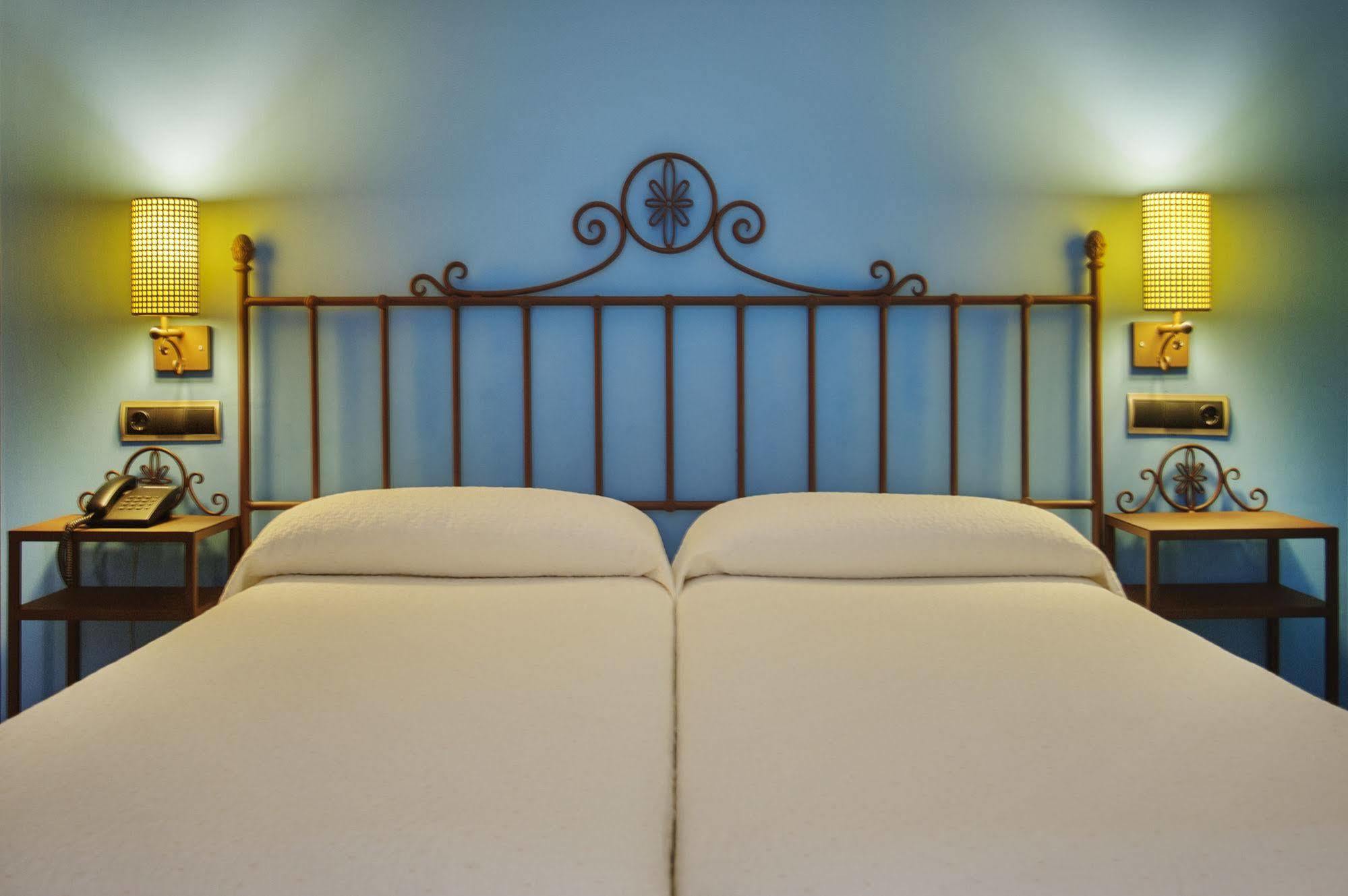 Hotel Moya Honrubia Luaran gambar